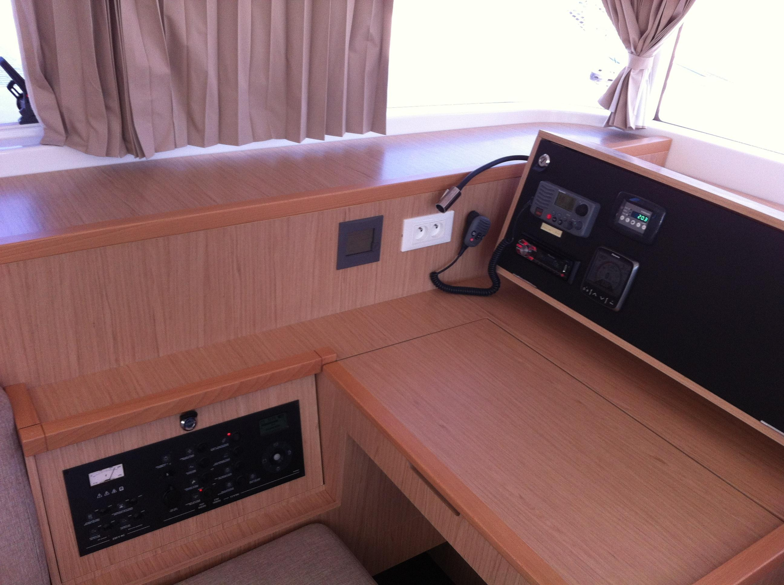 Lagoon 400 S2 — photo 14
