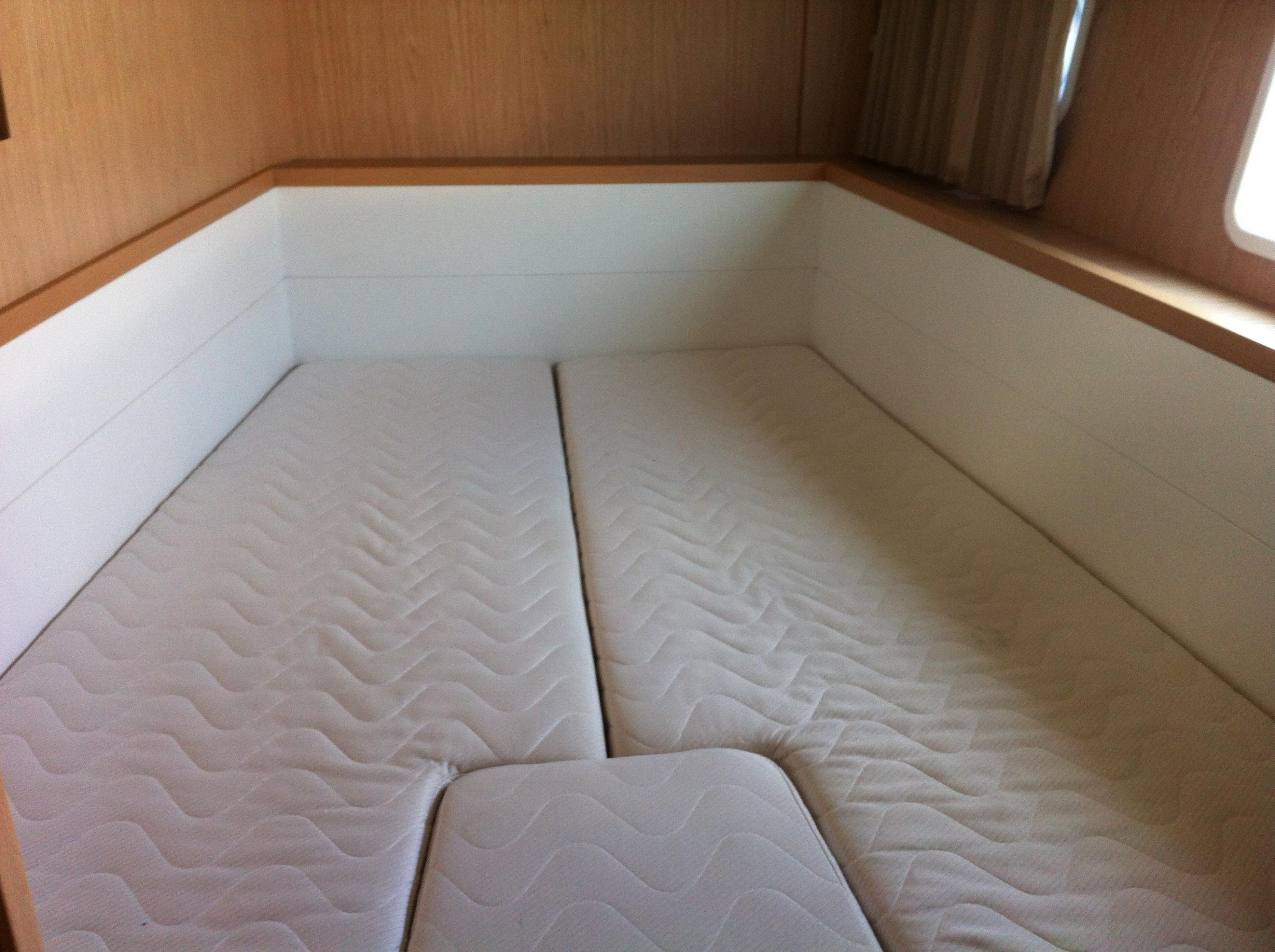 Lagoon 400 S2 — photo 15