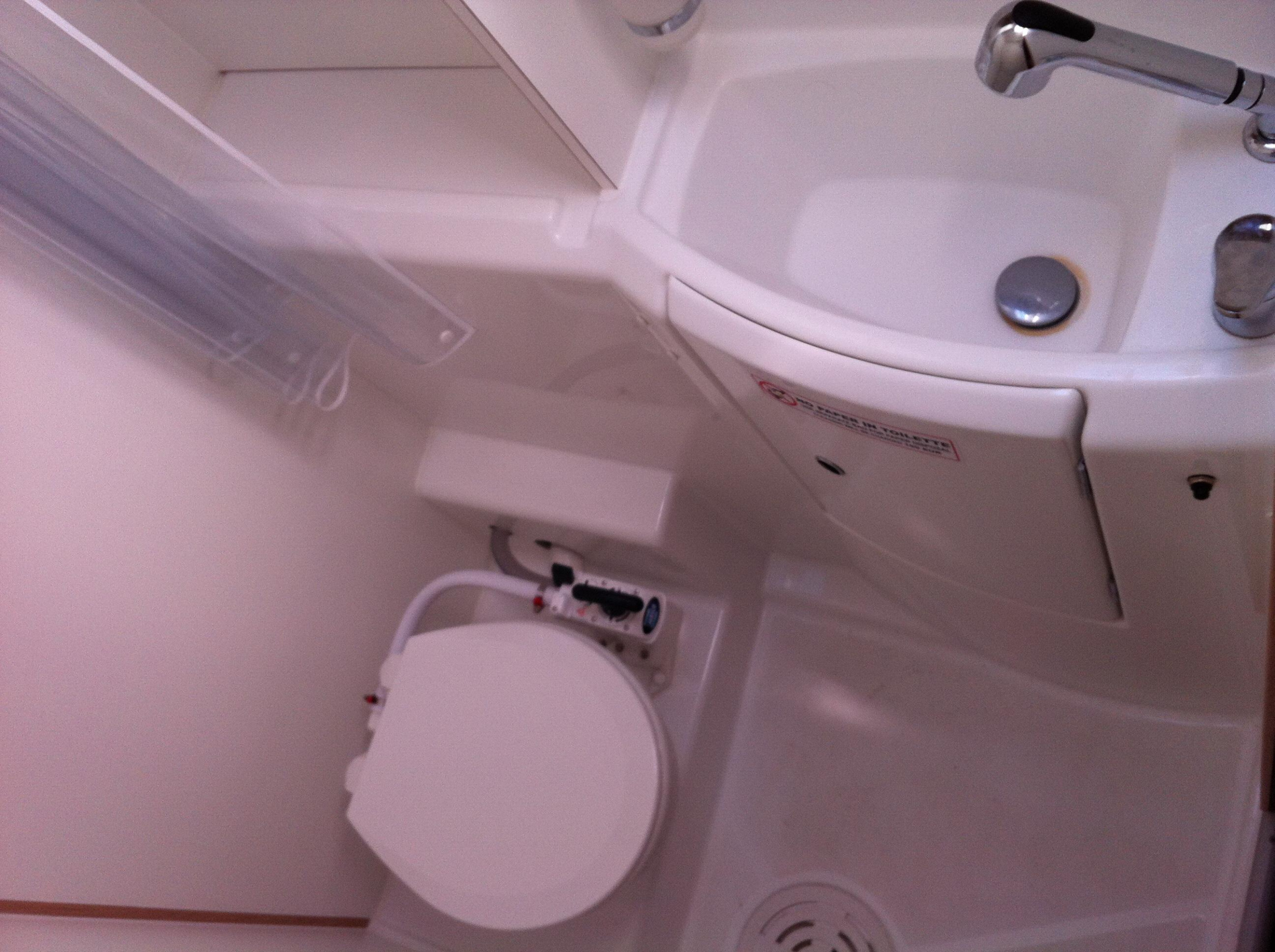 Lagoon 400 S2 — photo 21