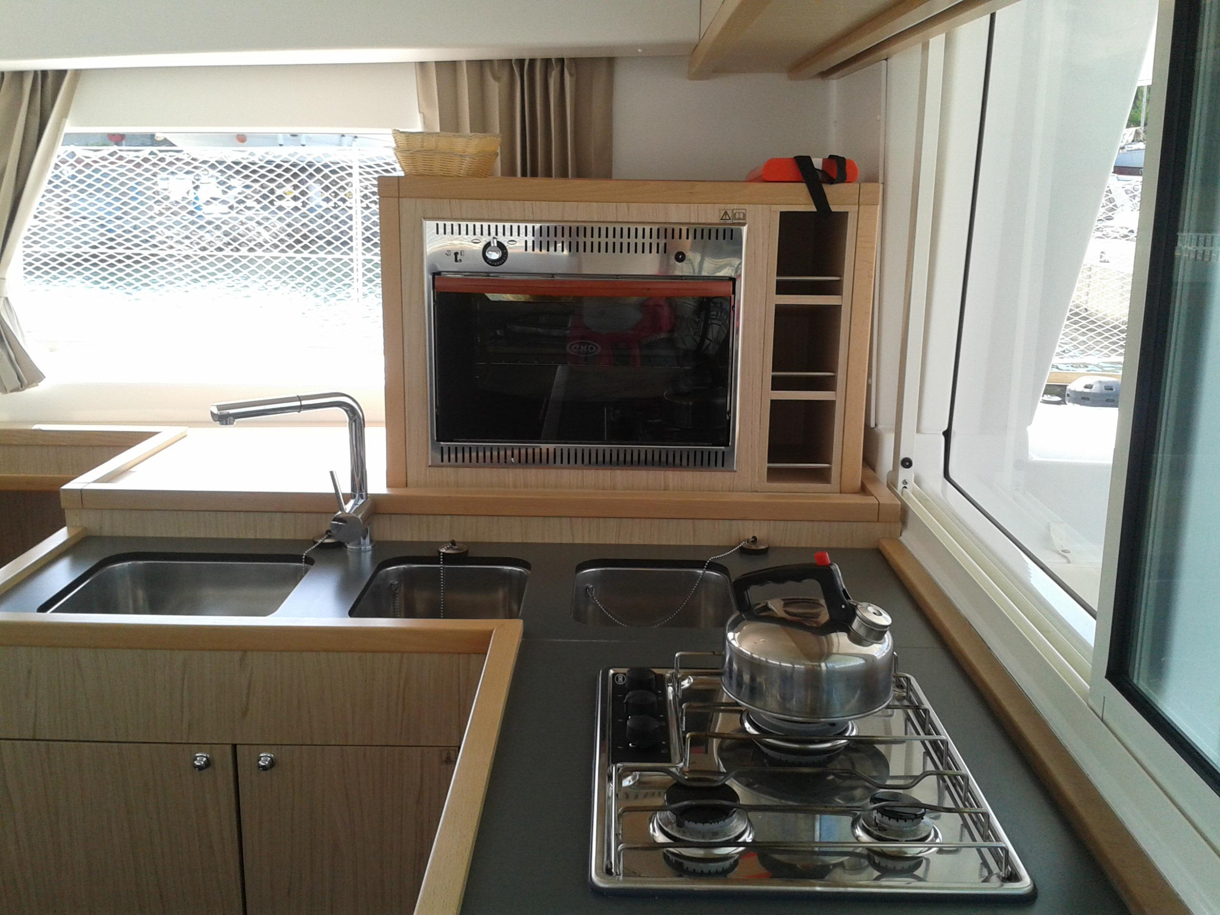 Lagoon 400 S2 — photo 31