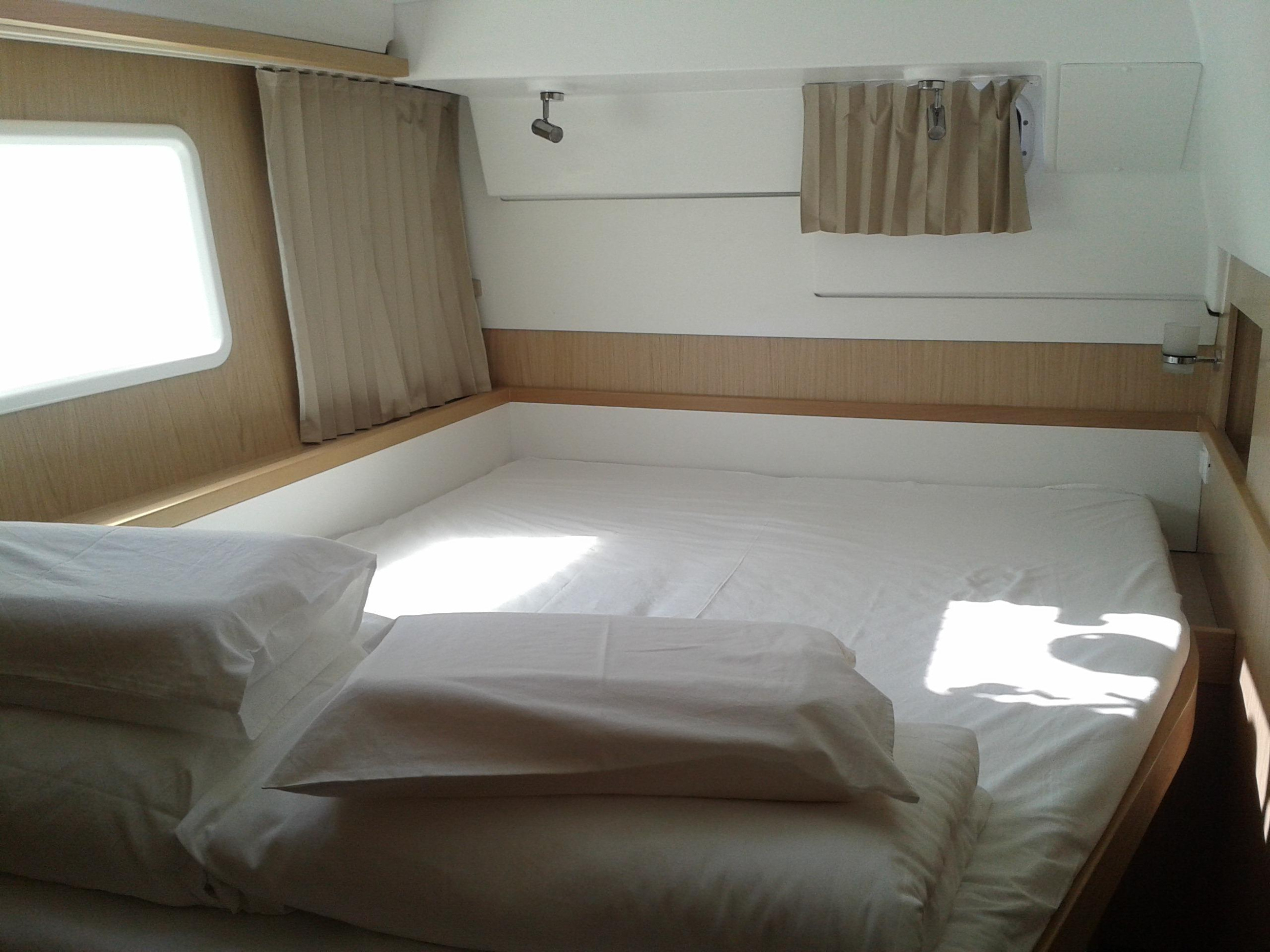 Lagoon 400 S2 — photo 9