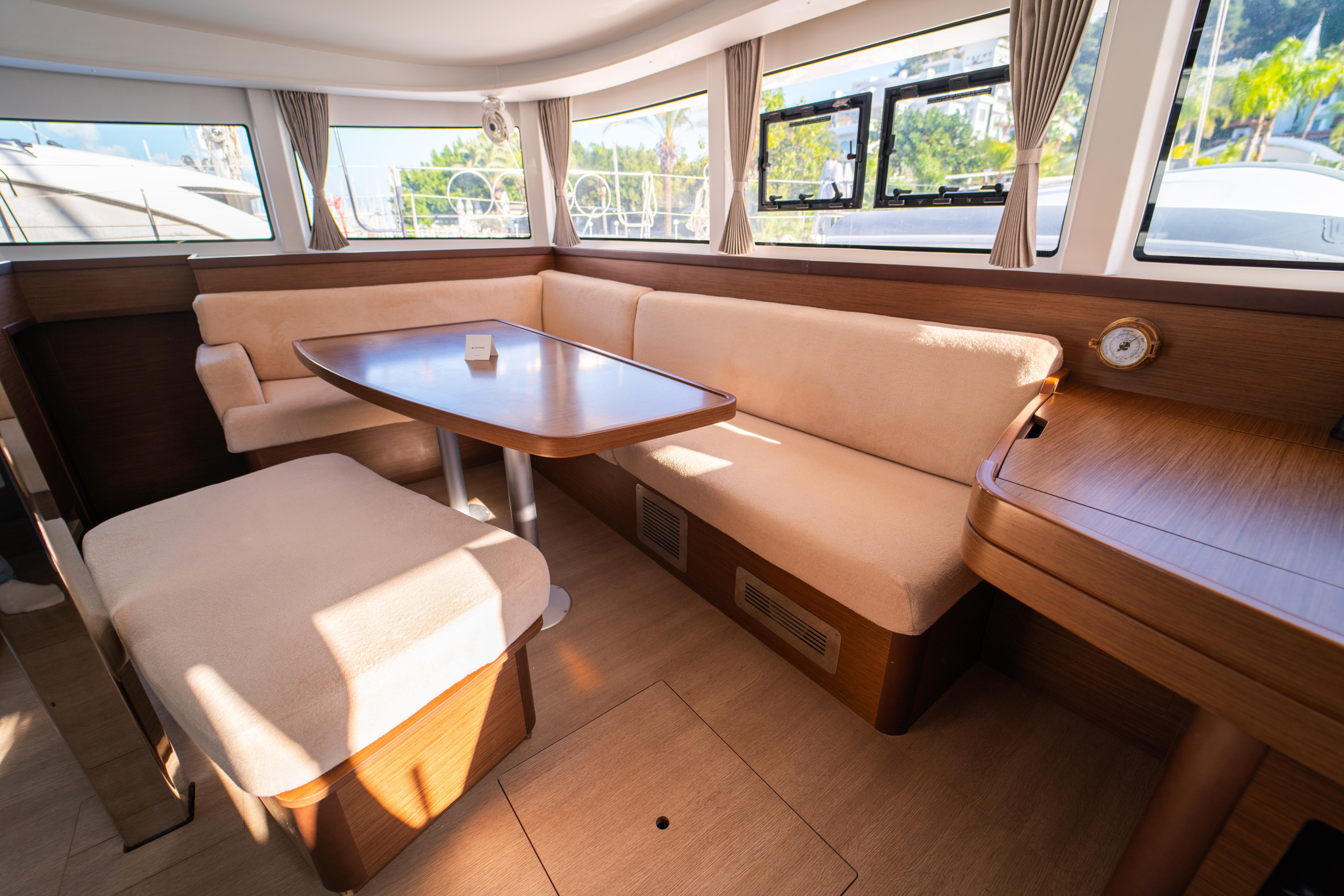 Lagoon 42 — photo 11