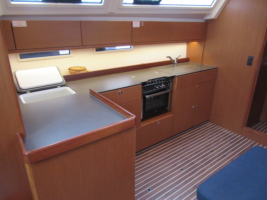 Bavaria Cruiser 46 — photo 6