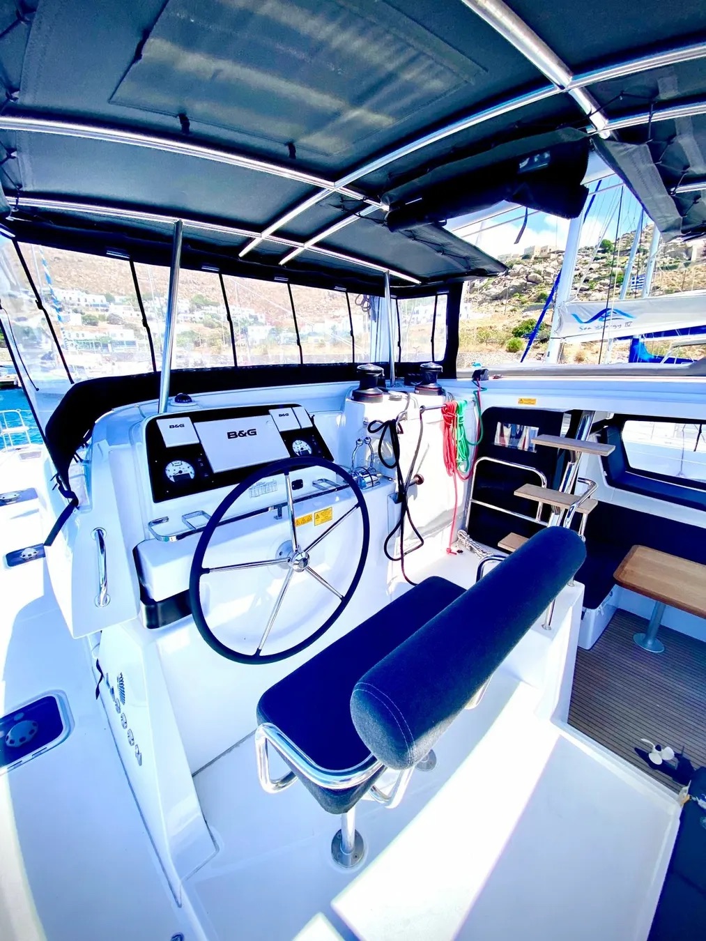 Lagoon 42 — photo 2
