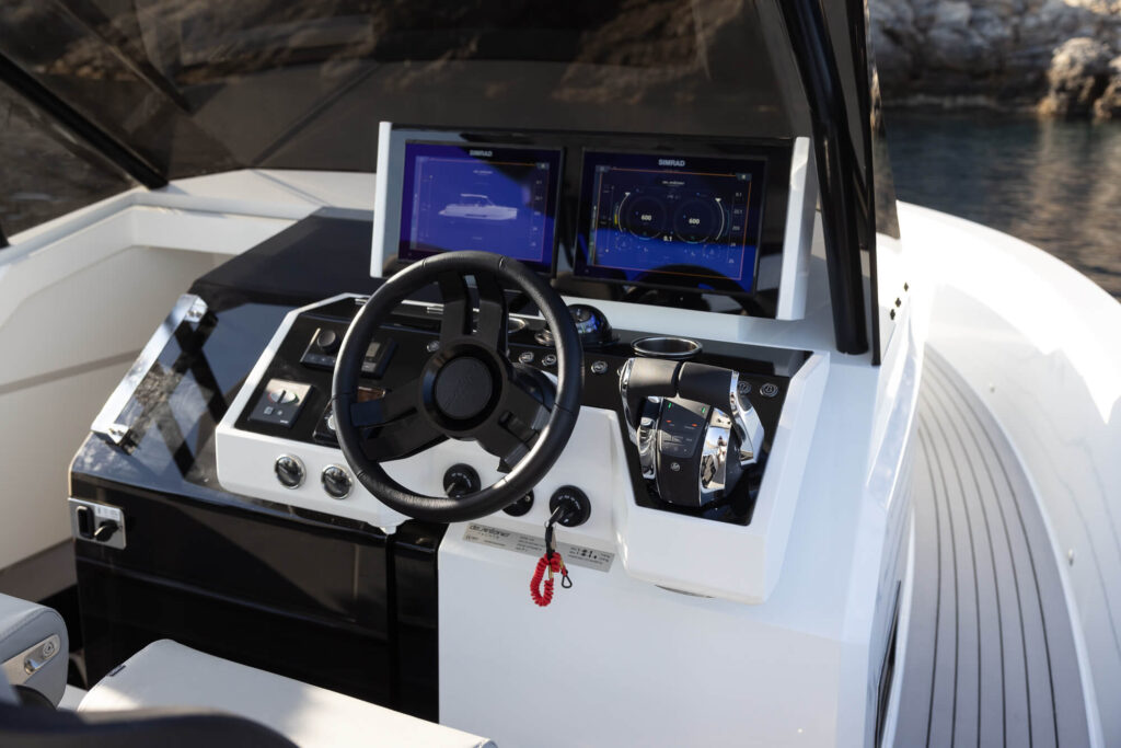 De Antonio 36 Hard Top — photo 3