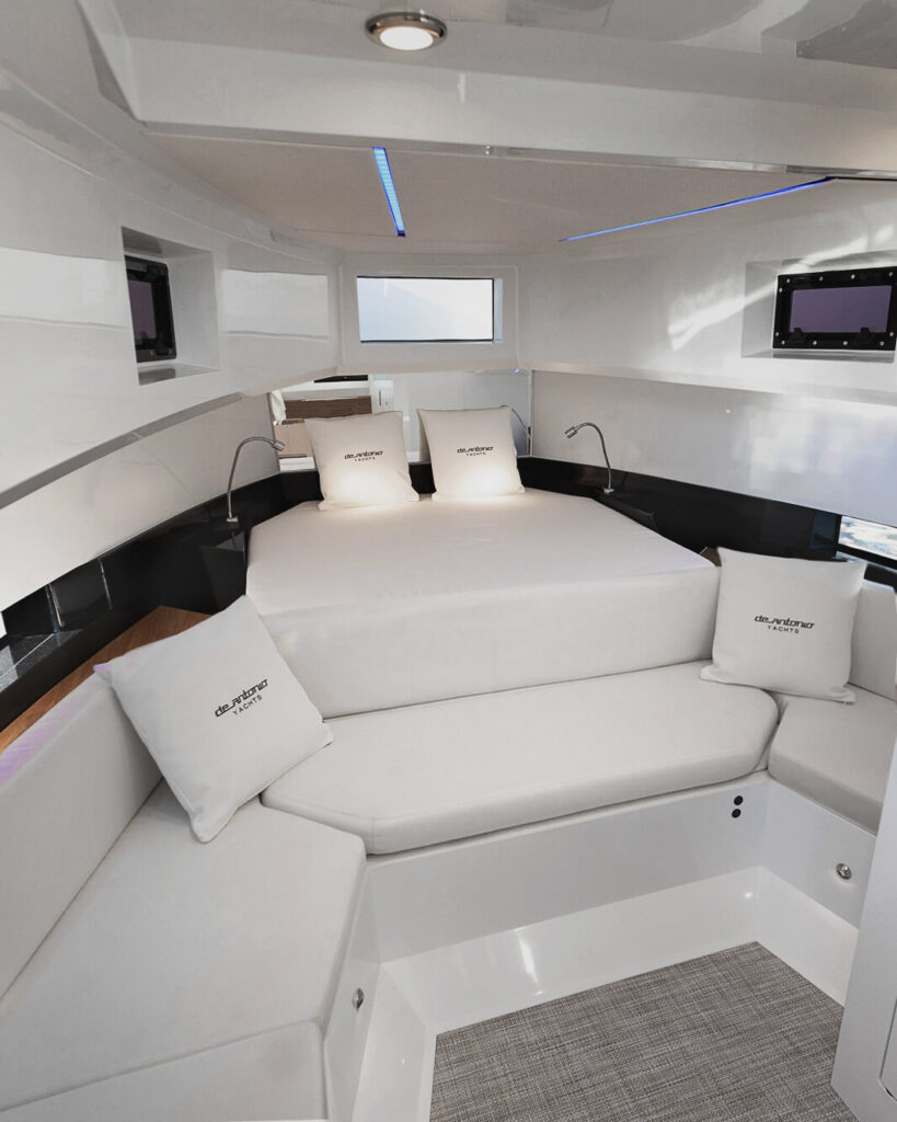 De Antonio 36 Hard Top — photo 2