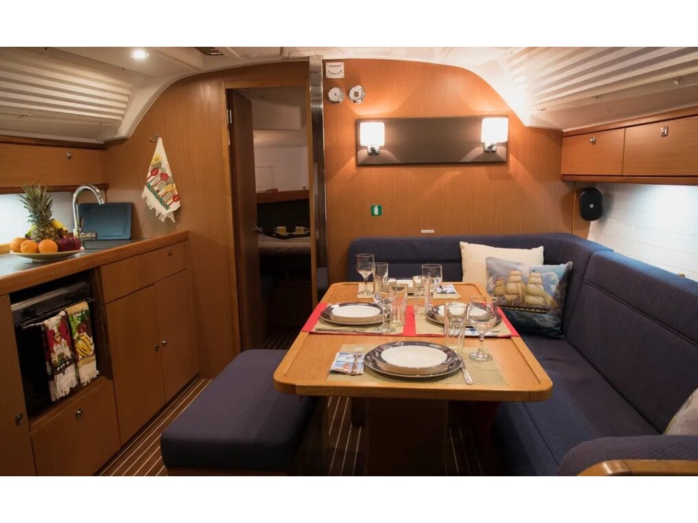 Bavaria 41 Cruiser — photo 12
