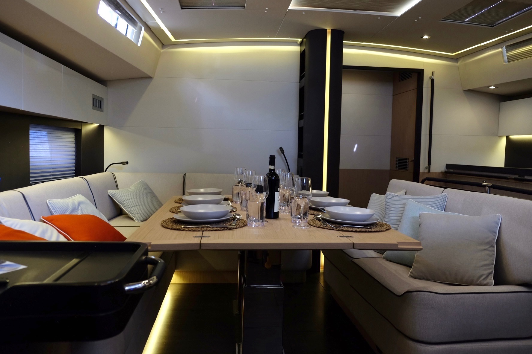 Oceanis Yacht 62 — photo 19