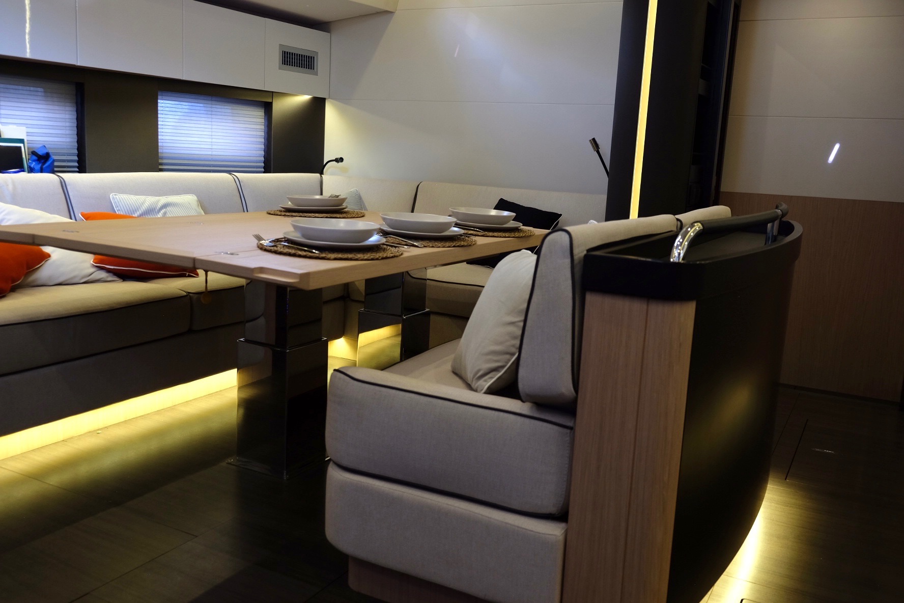 Oceanis Yacht 62 — photo 42