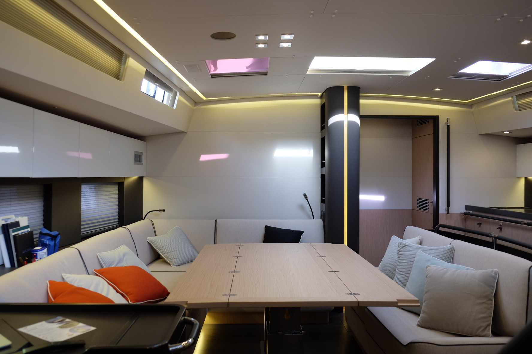Oceanis Yacht 62 — photo 11