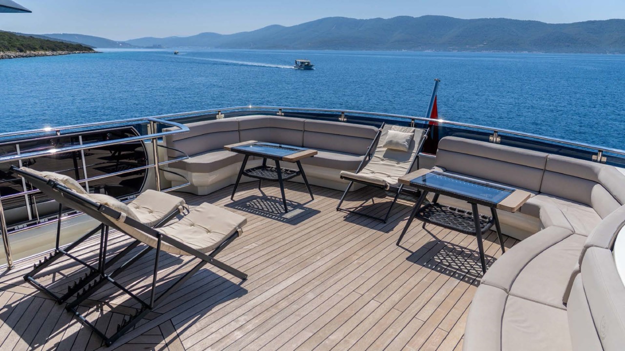 Super Luxury Motor Yacht — photo 25