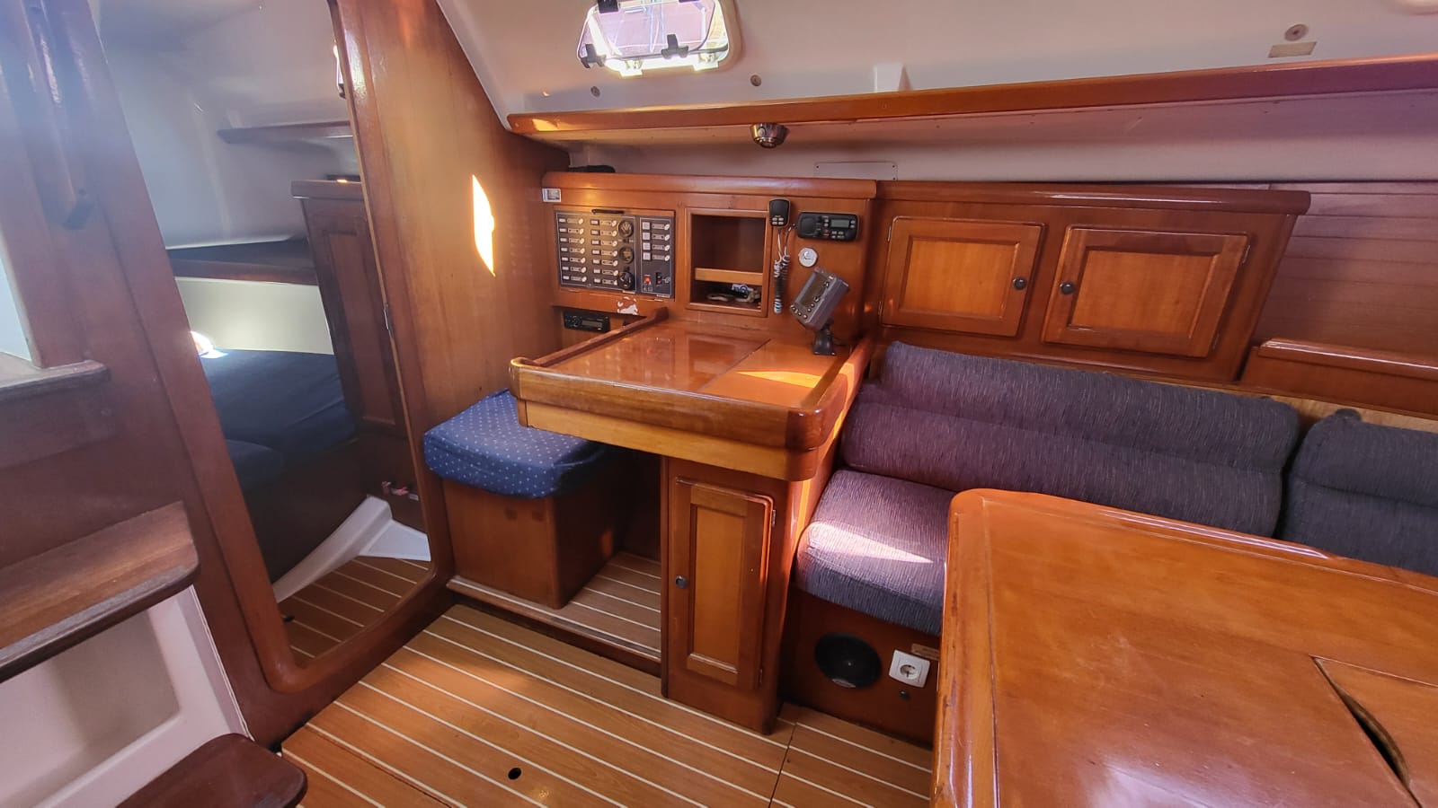 Dufour 36 Classic — photo 11