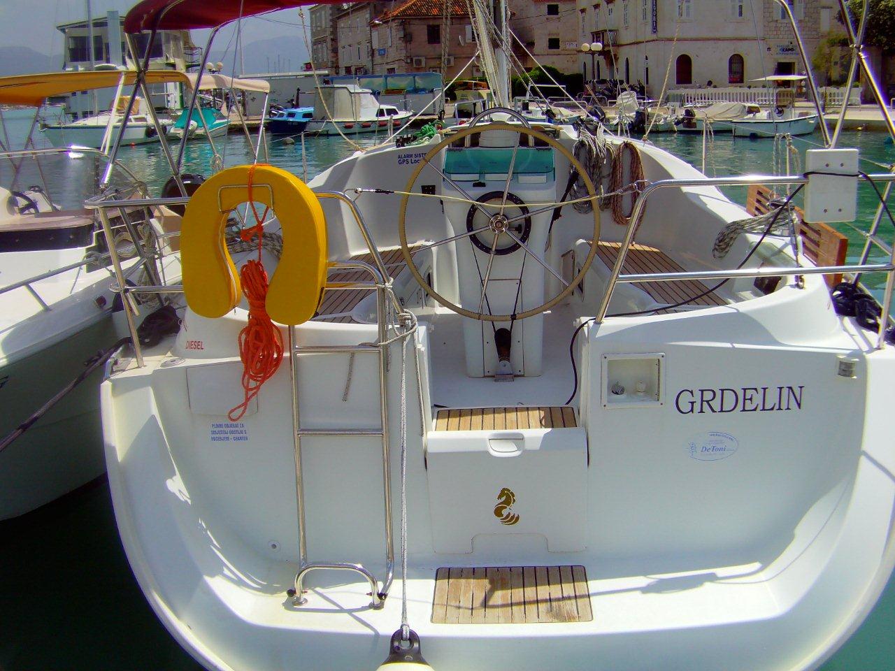 Beneteau Oceanis 331 Clipper — photo 7