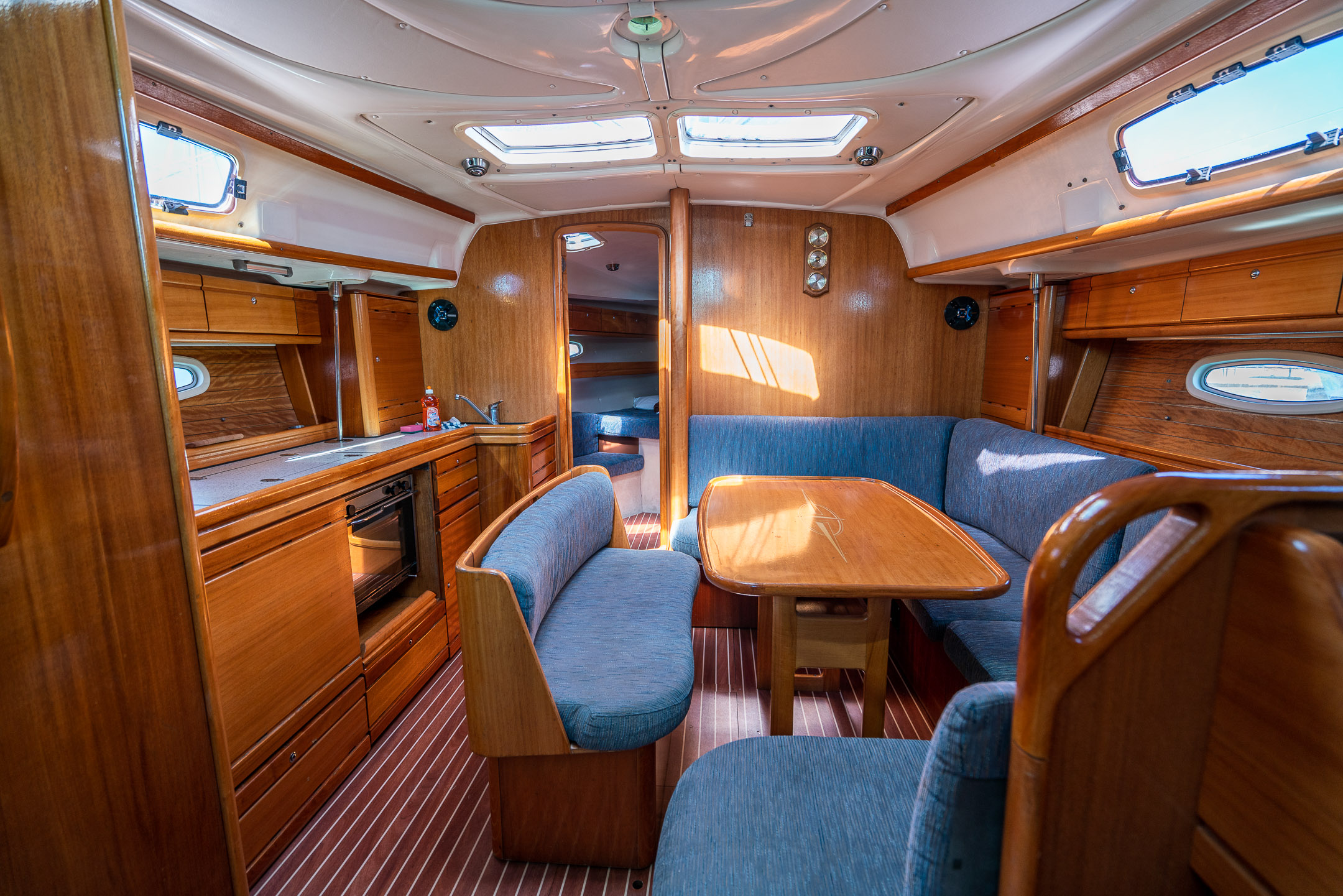 Bavaria 39 Cruiser — photo 12