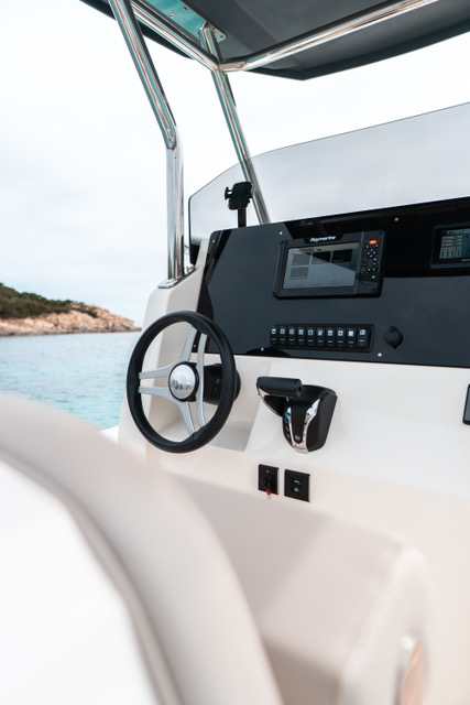 Capelli 900 Open 300 HP — photo 8