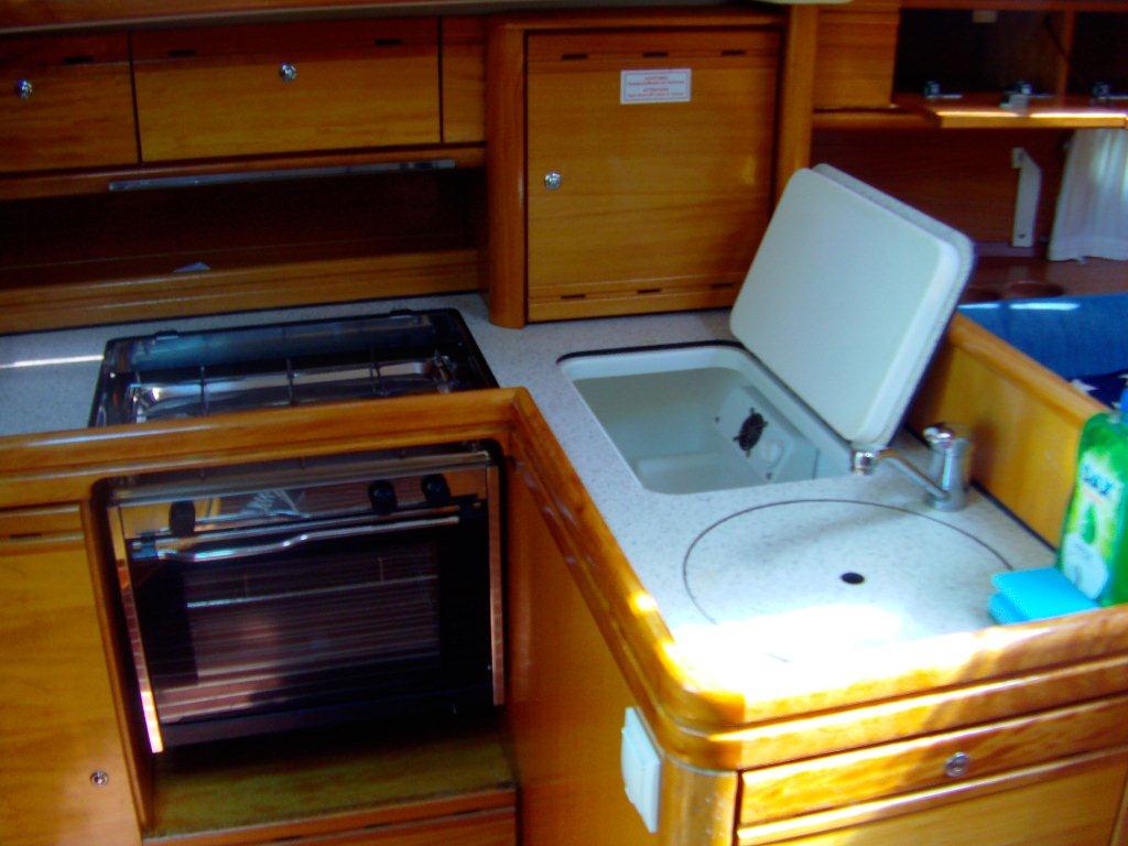 Bavaria 33 Cruiser — photo 7