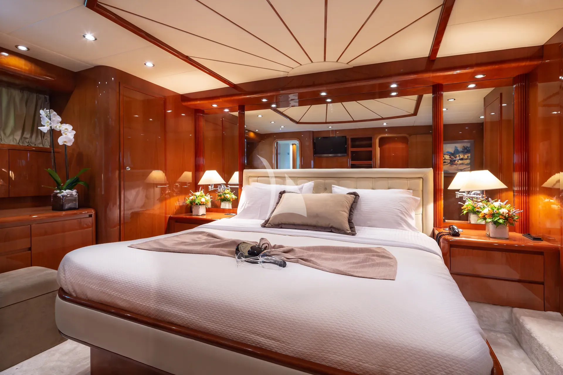 Falcon 86 — photo 17