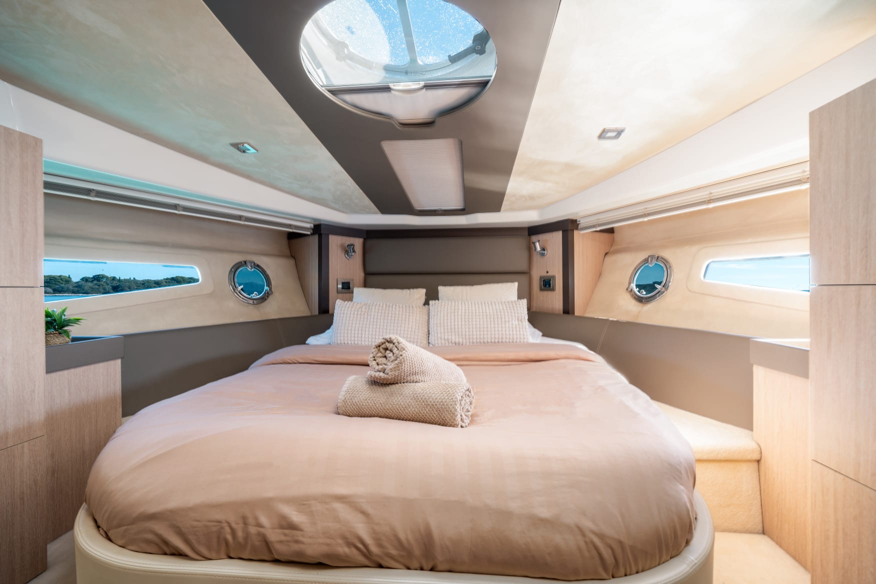 Cranchi M44 HT — photo 44