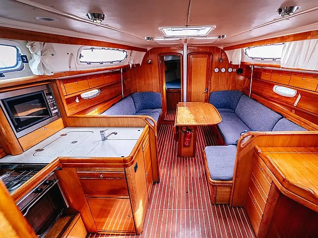 Bavaria 38 Cruiser — photo 4
