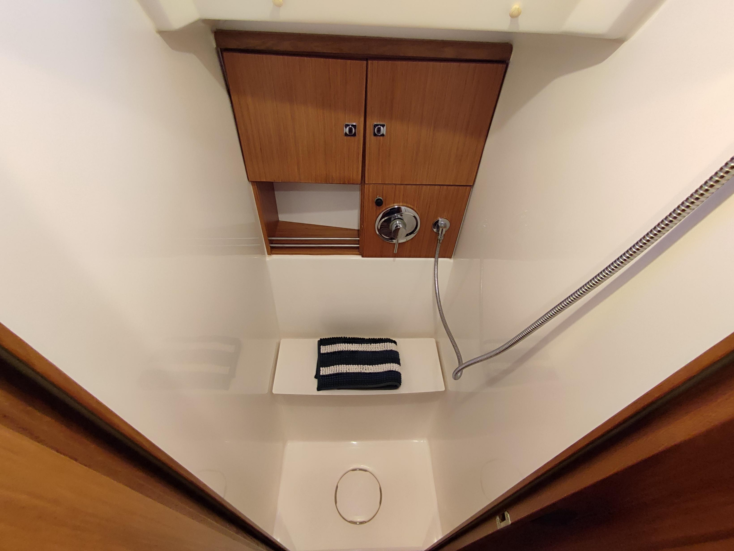 Bavaria Cruiser 46 — photo 18