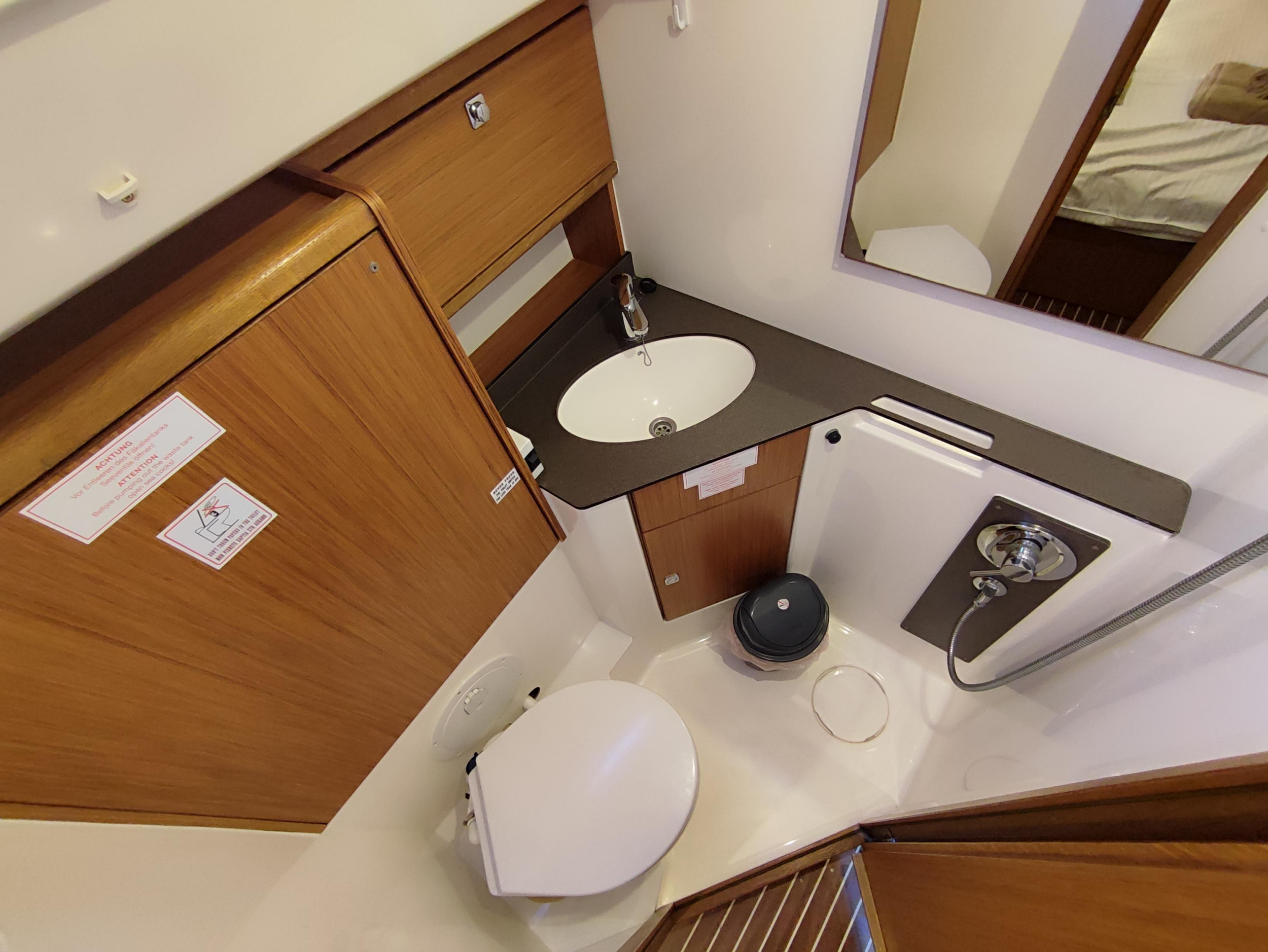 Bavaria Cruiser 46 — photo 23