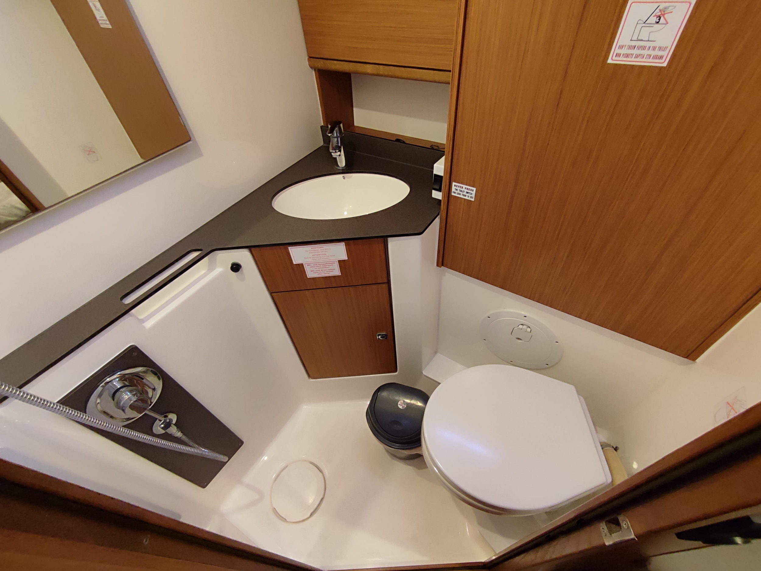 Bavaria Cruiser 46 — photo 19