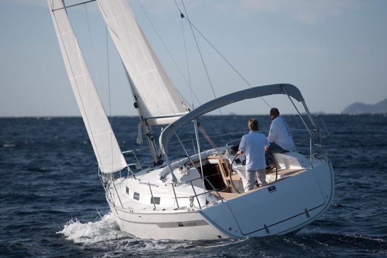 Bavaria 32 Cruiser — photo 10