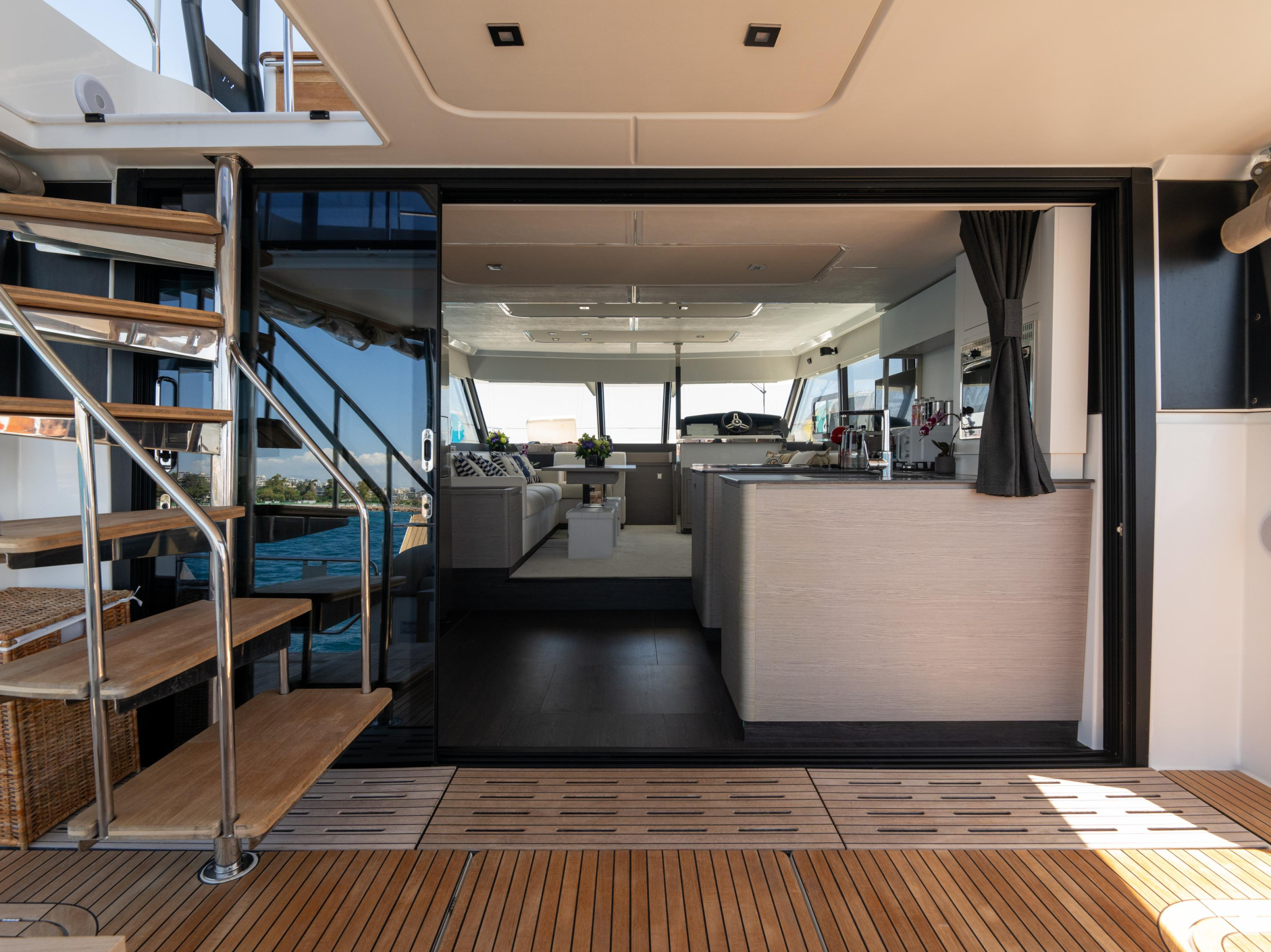 Fountaine Pajot MY6 — photo 9