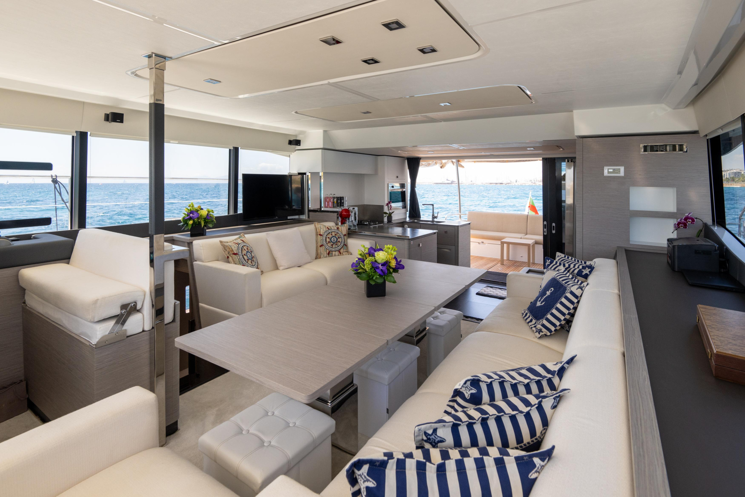 Fountaine Pajot MY6 — photo 18