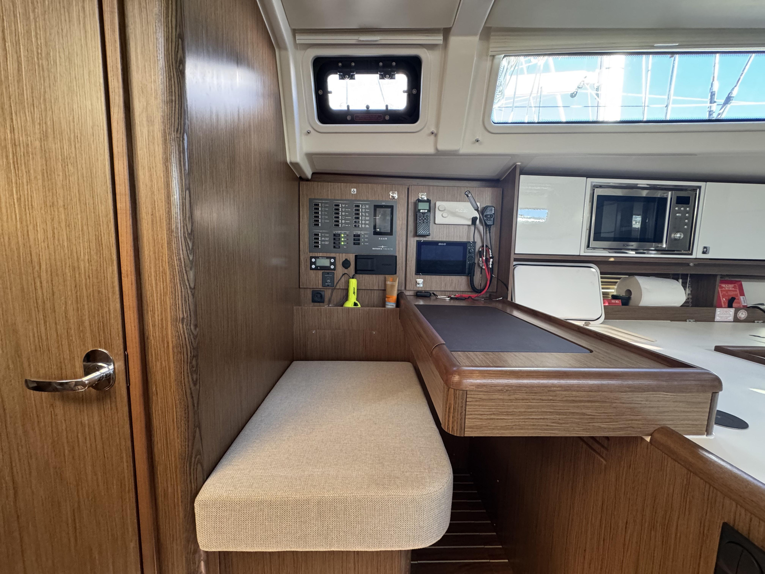 Bavaria 46 Cruiser — photo 19