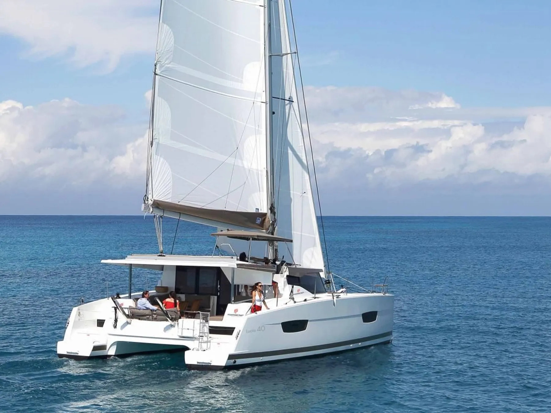 Lucia 40 (3cab) — photo 1
