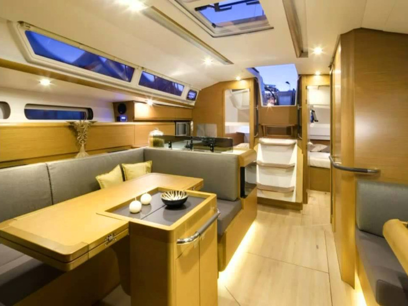 Sun Odyssey 410 — photo 2