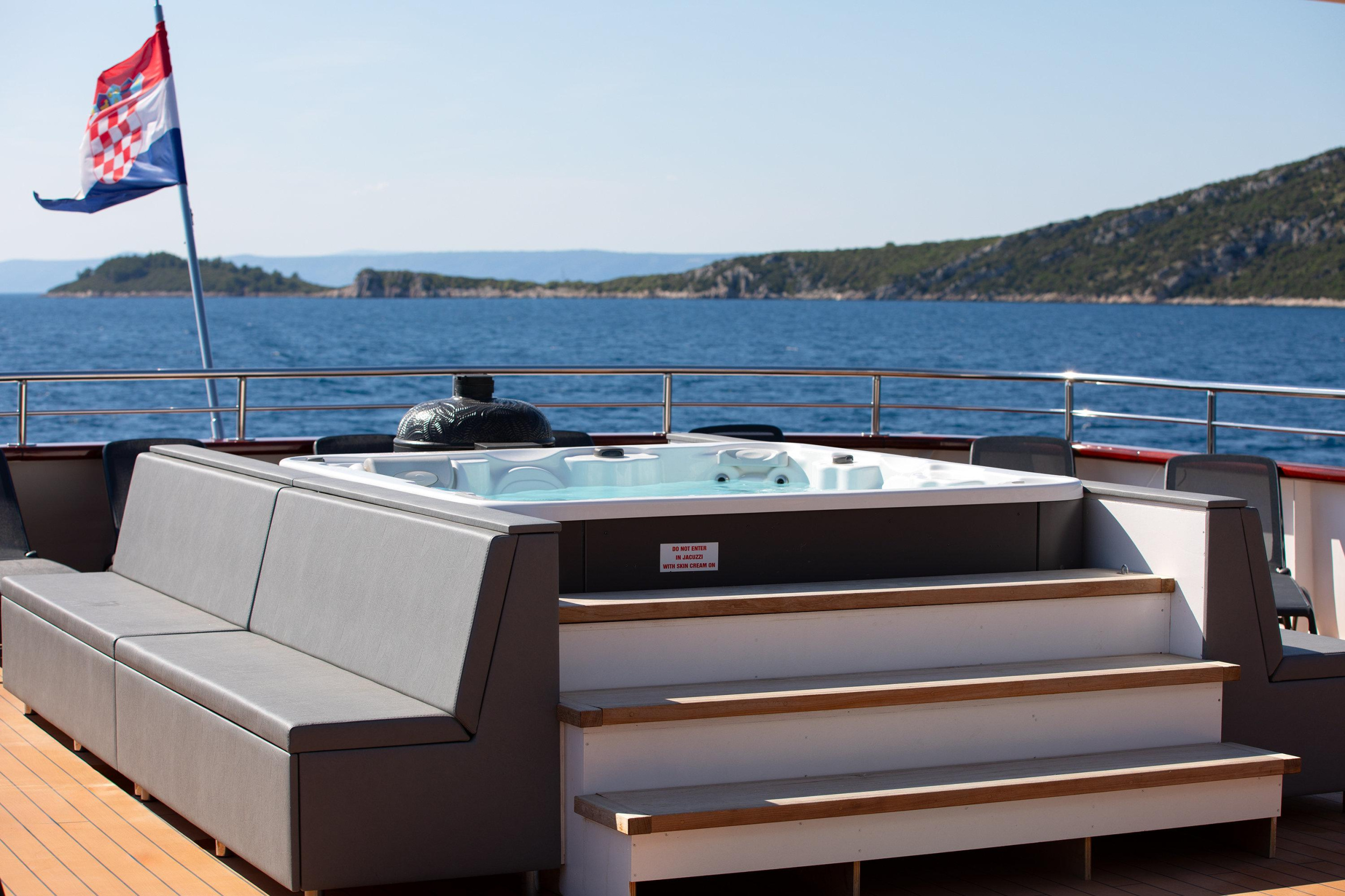 Motoryacht Yolo — photo 28