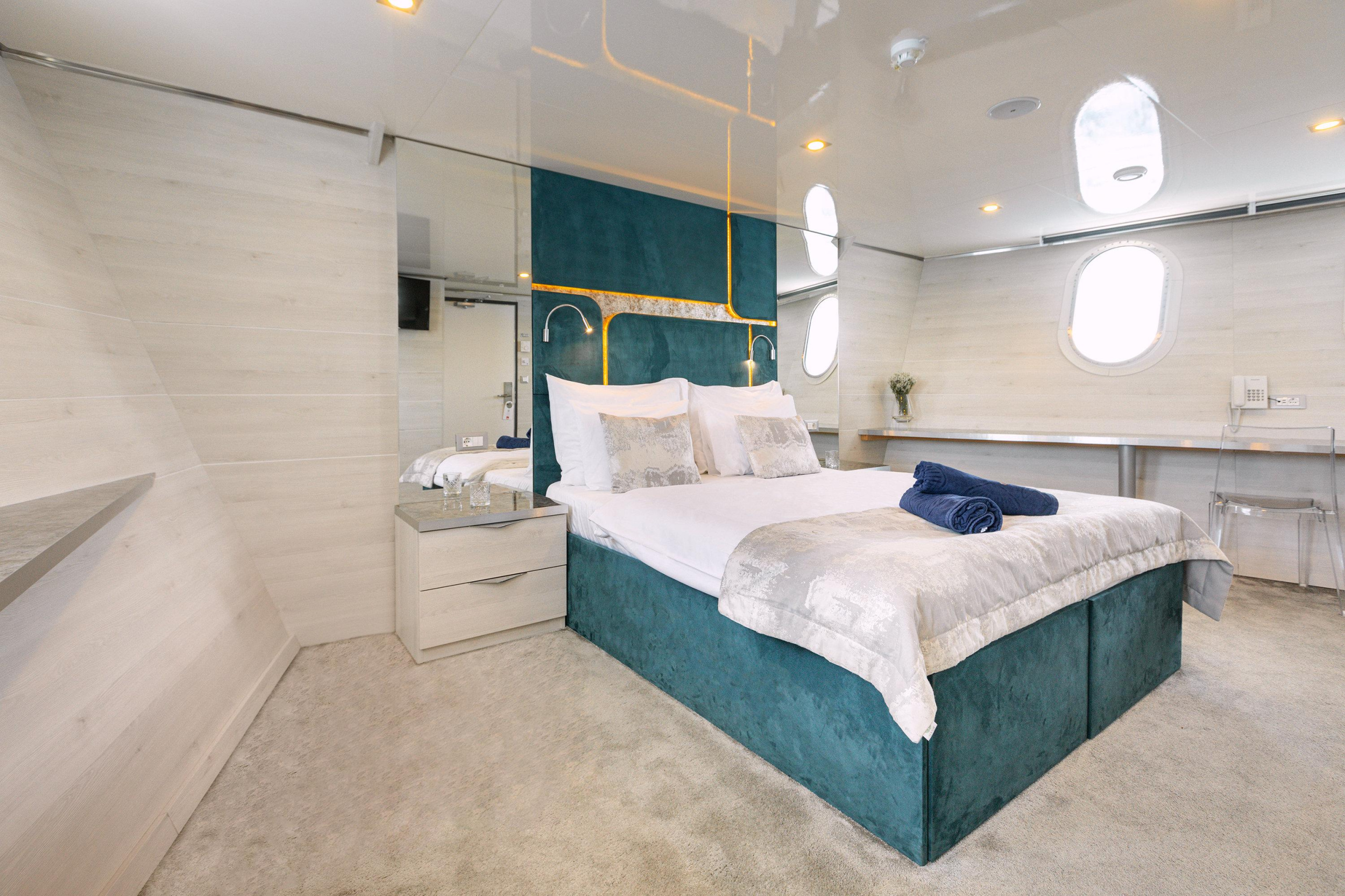 Motoryacht Yolo — photo 45