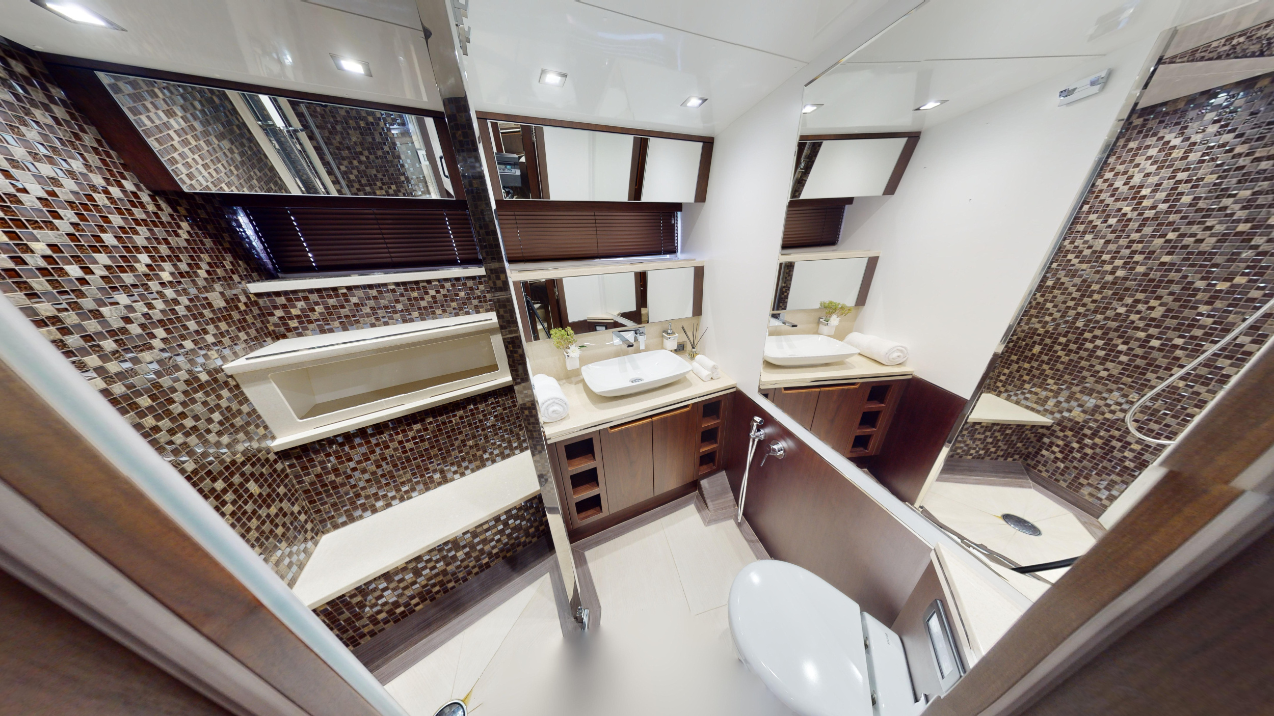 Galeon 780 — photo 9