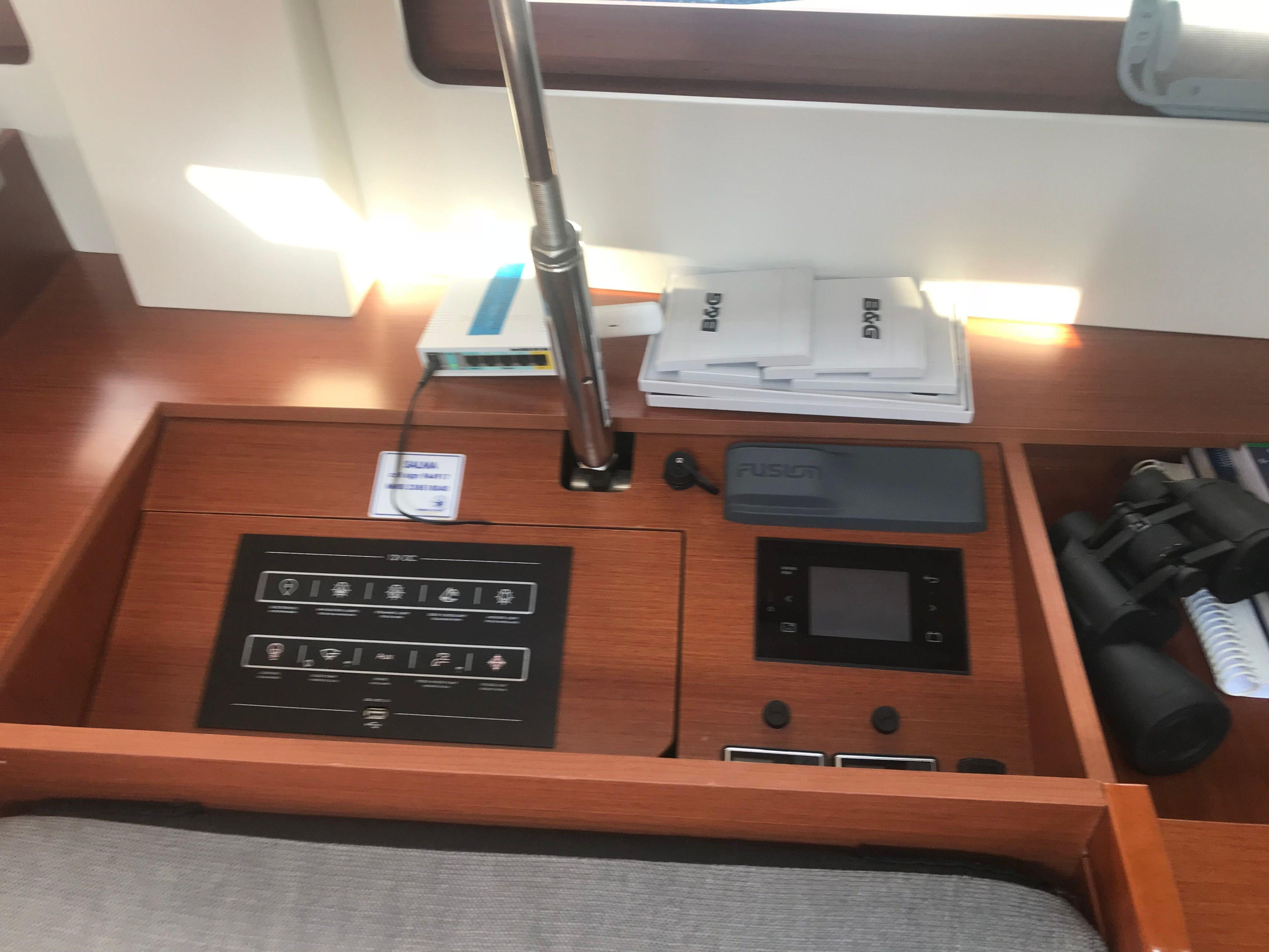 Oceanis 51.1 — photo 7