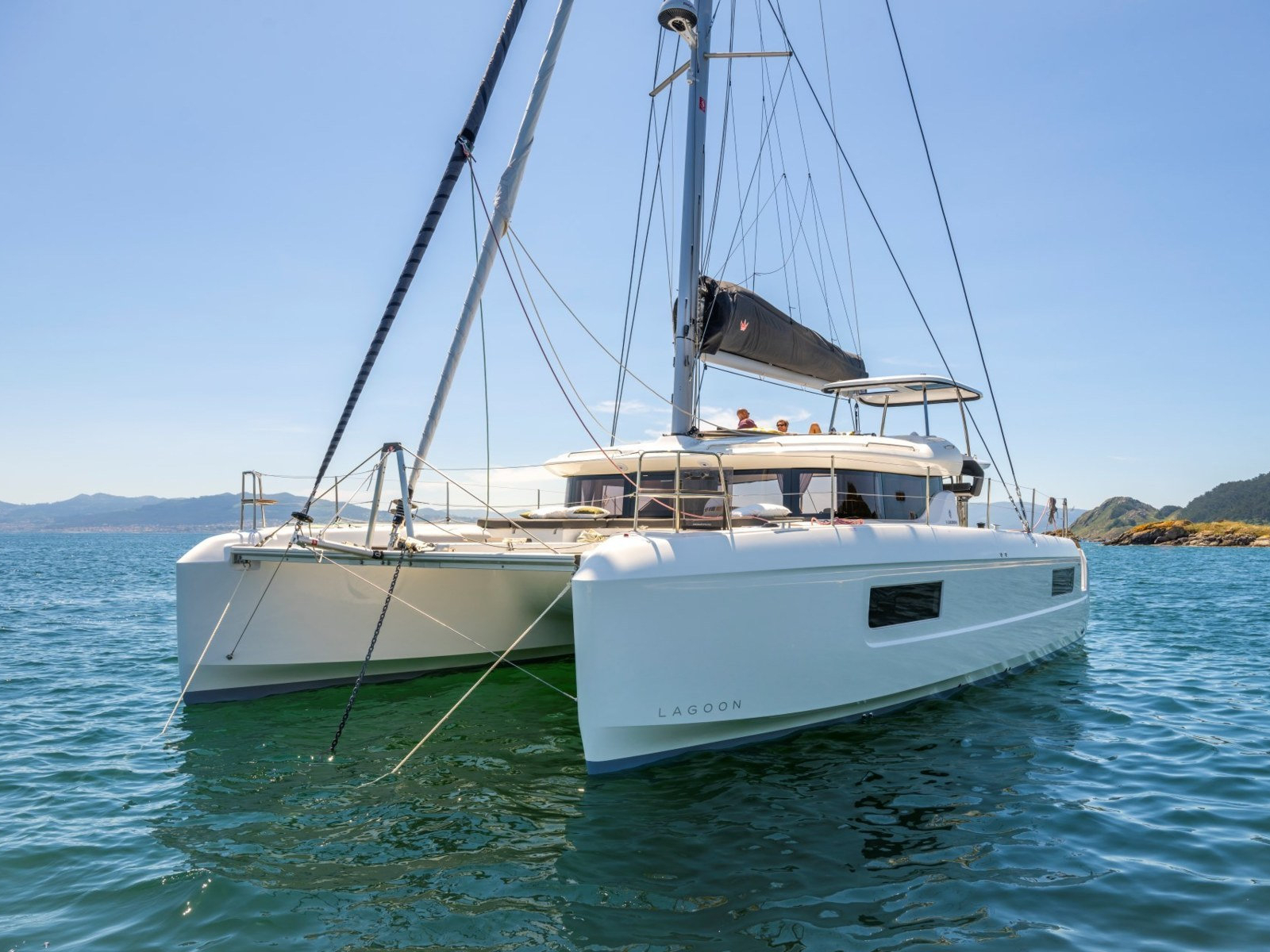 Lagoon 43 — photo 1