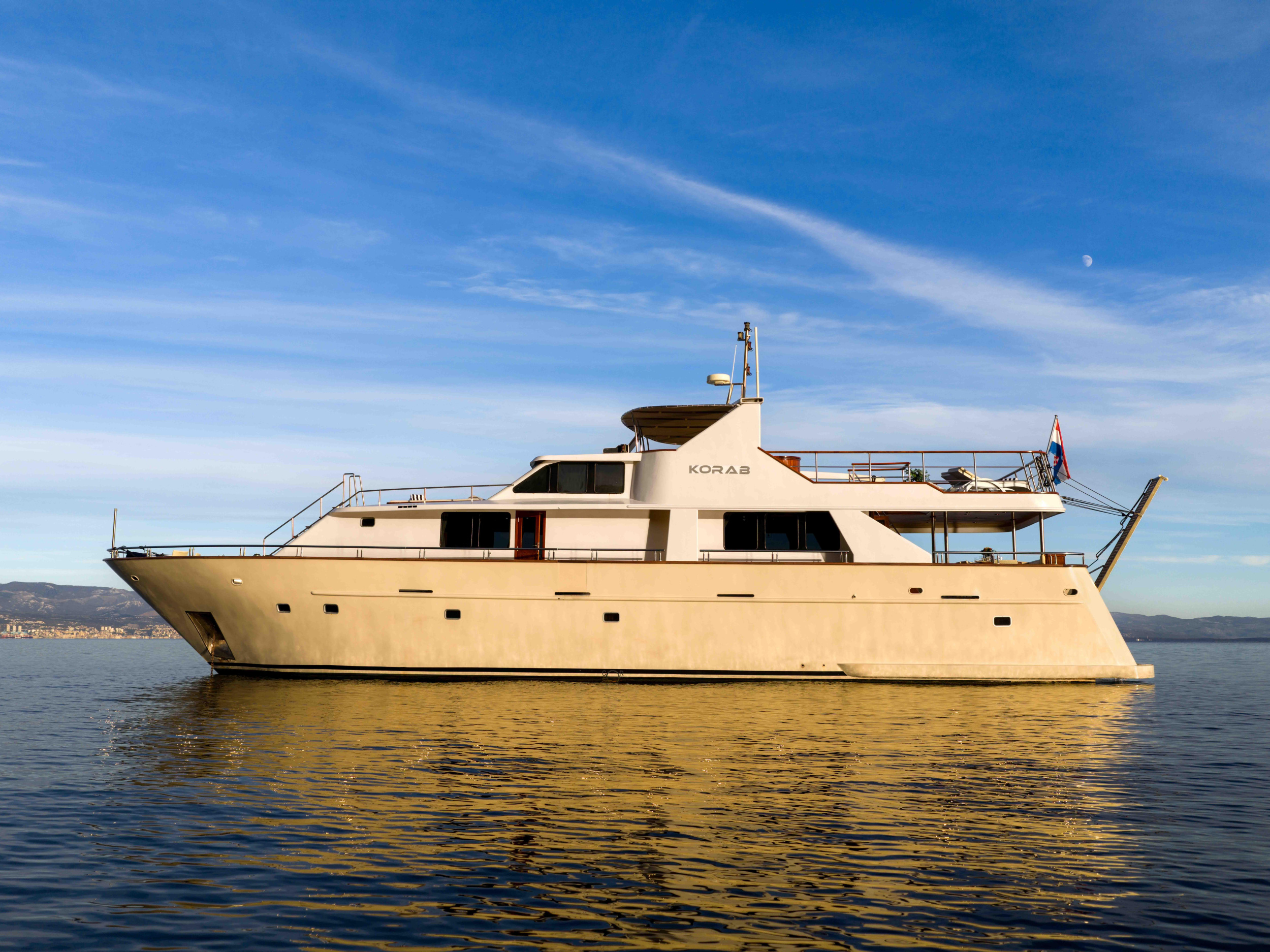 Motoryacht Korab — photo 1
