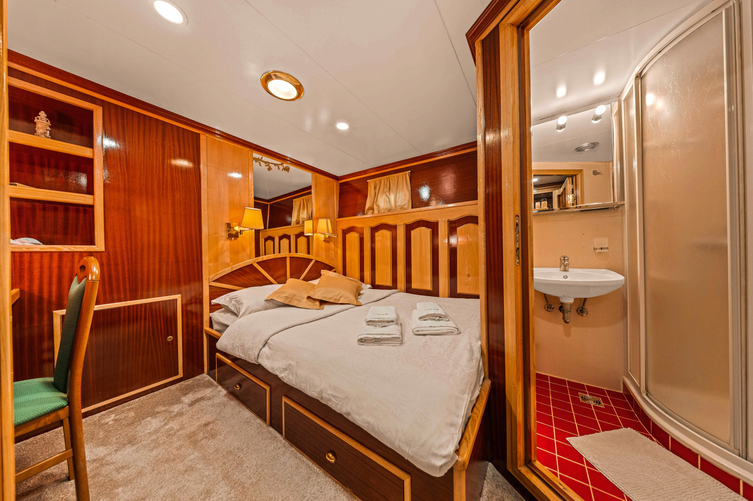 Motoryacht Korab — photo 41