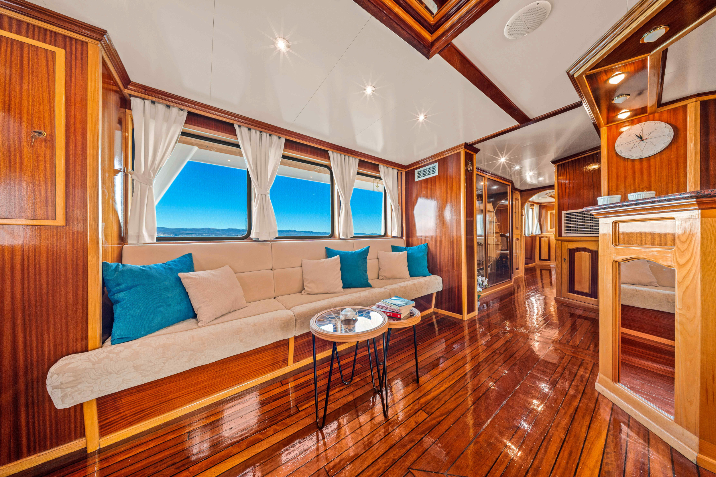 Motoryacht Korab — photo 24