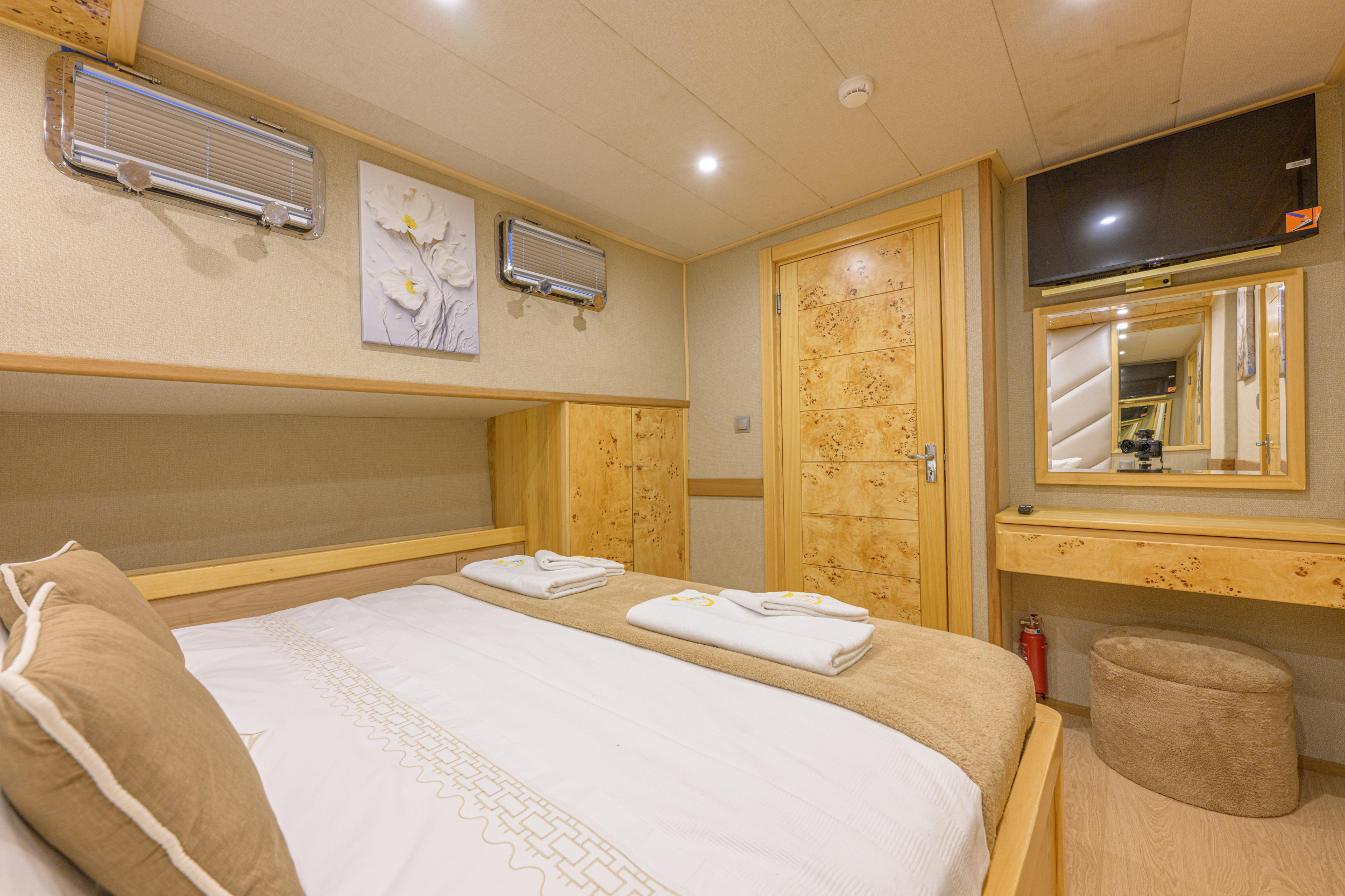 Motoryacht Belgin Sultan — photo 16