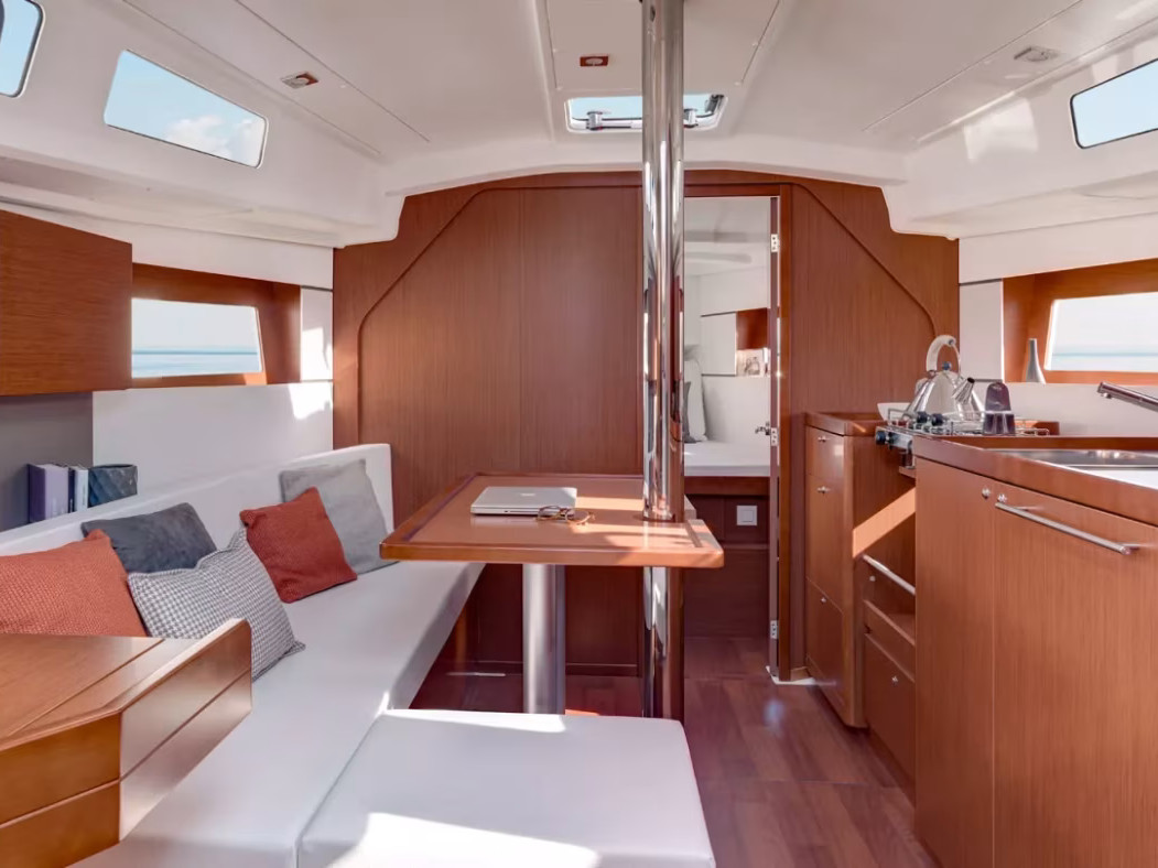 Oceanis 35 — photo 4