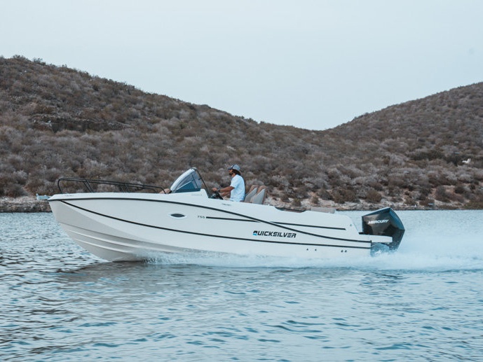 Quicksilver Activ 755 Sundeck — photo 3