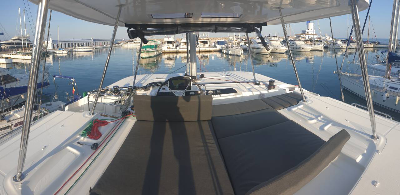 Lagoon 46 — photo 3
