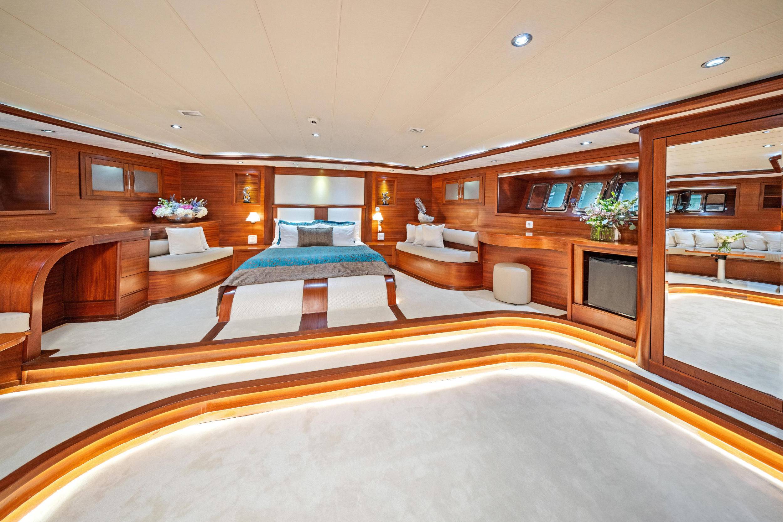 Luxury Sailing Yacht — photo 30