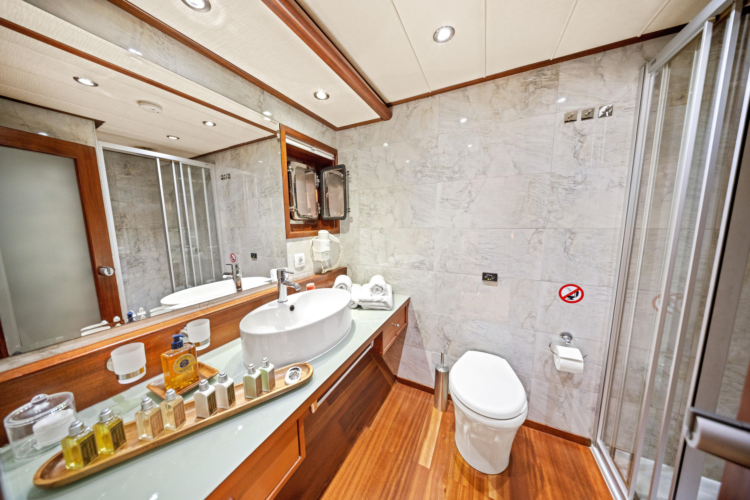 Luxury Sailing Yacht — photo 8