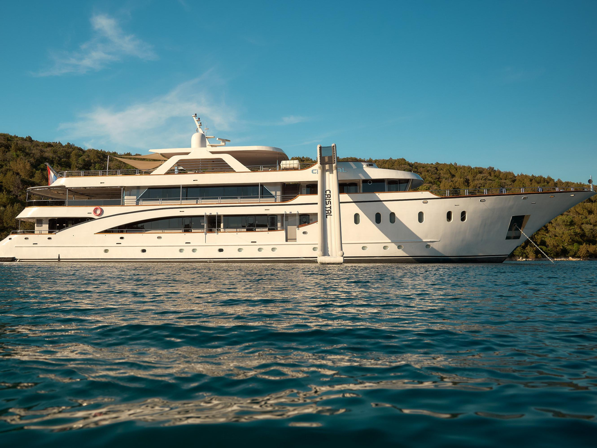 Motoryacht Cristal — photo 1
