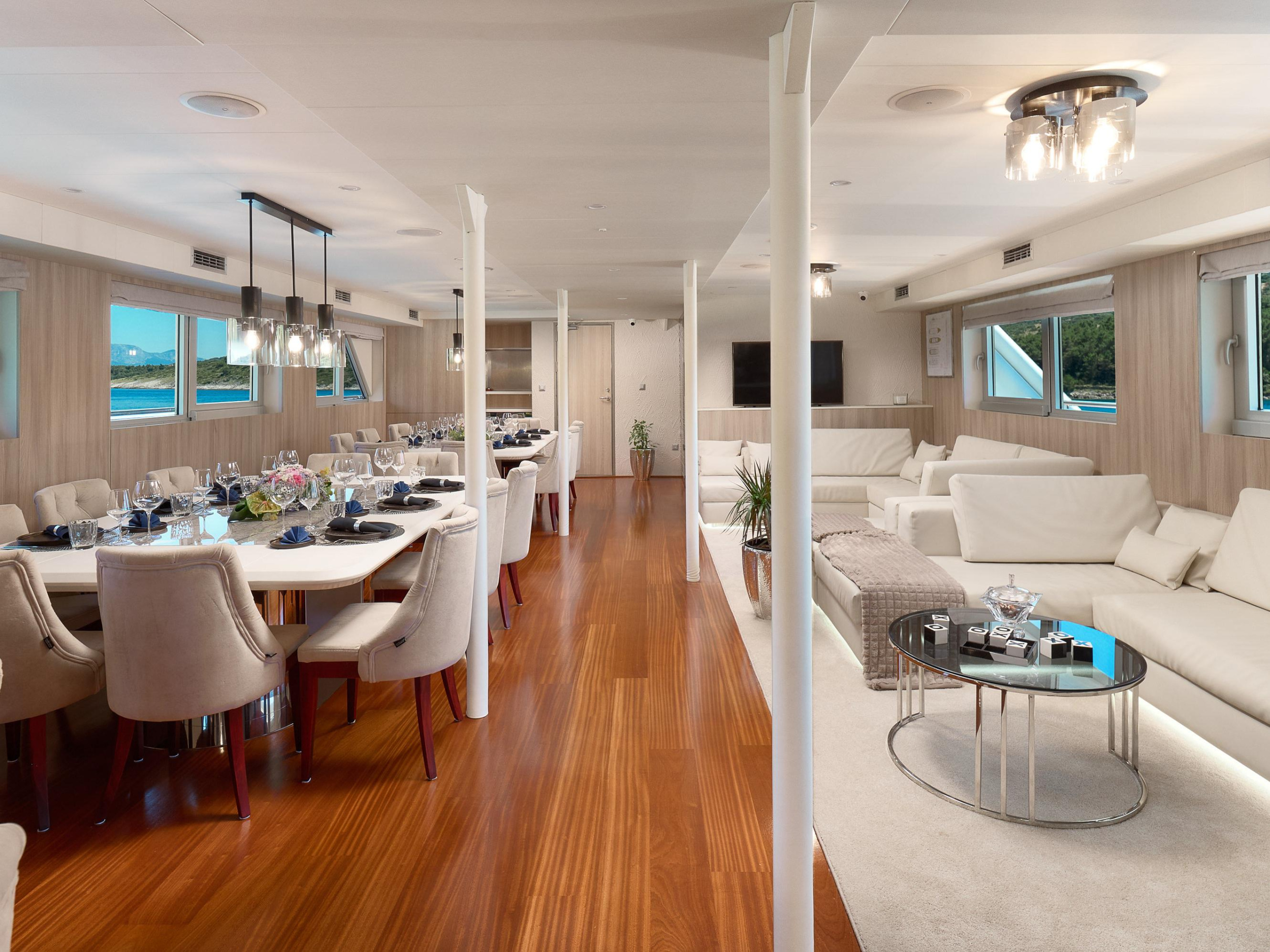 Motoryacht Cristal — photo 22