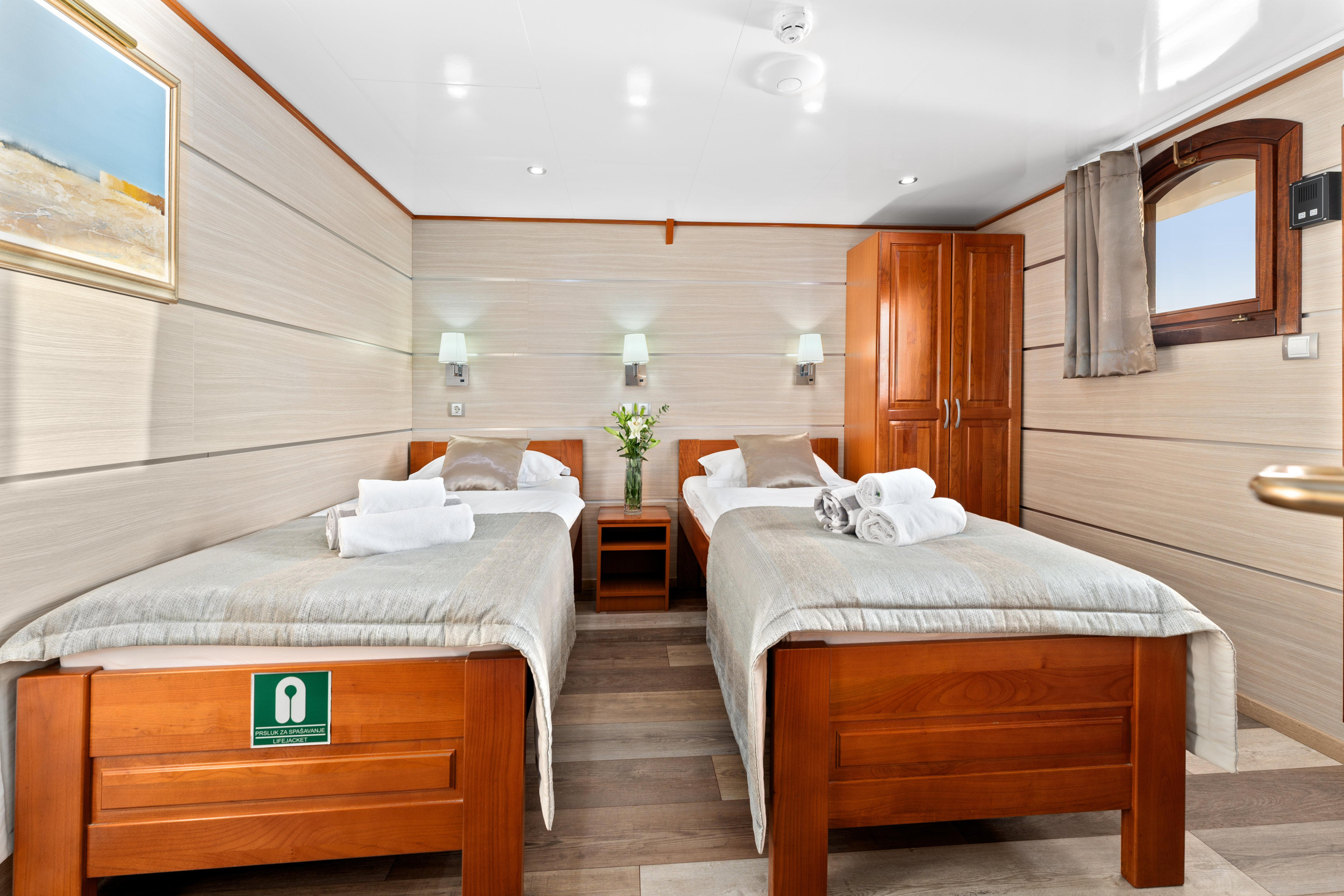 Motoryacht Karizma — photo 24