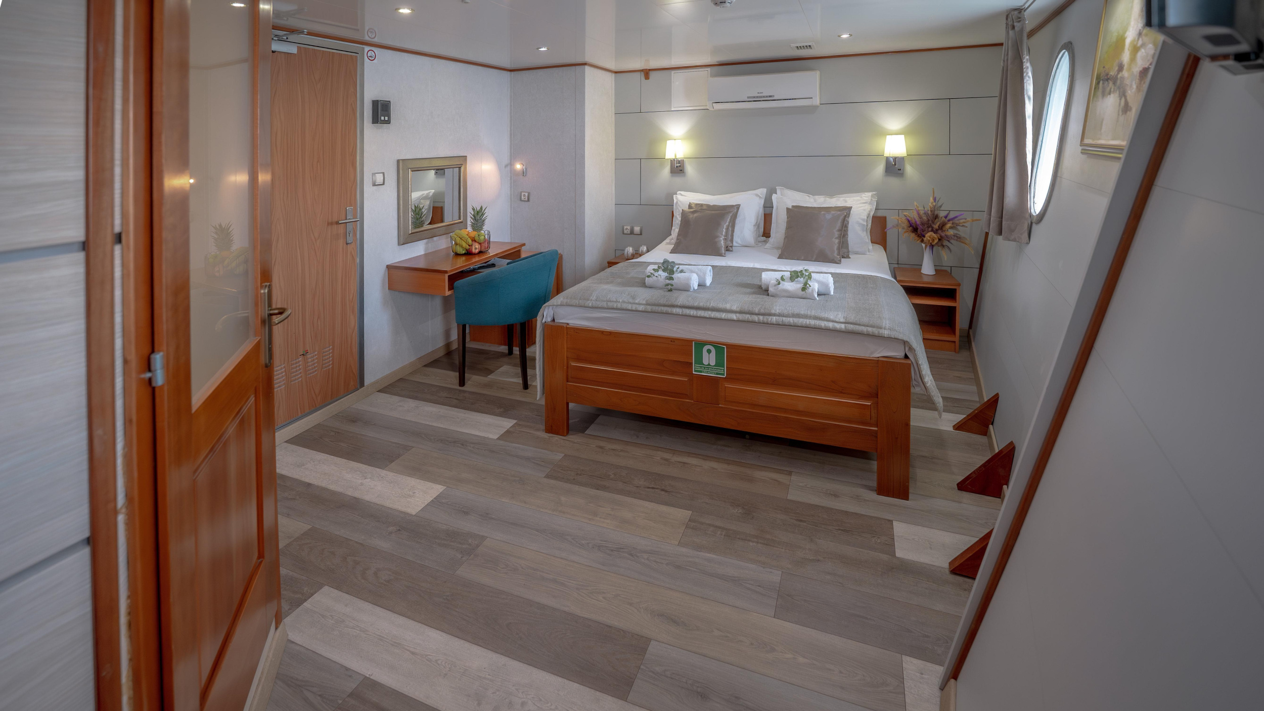 Motoryacht Karizma — photo 8